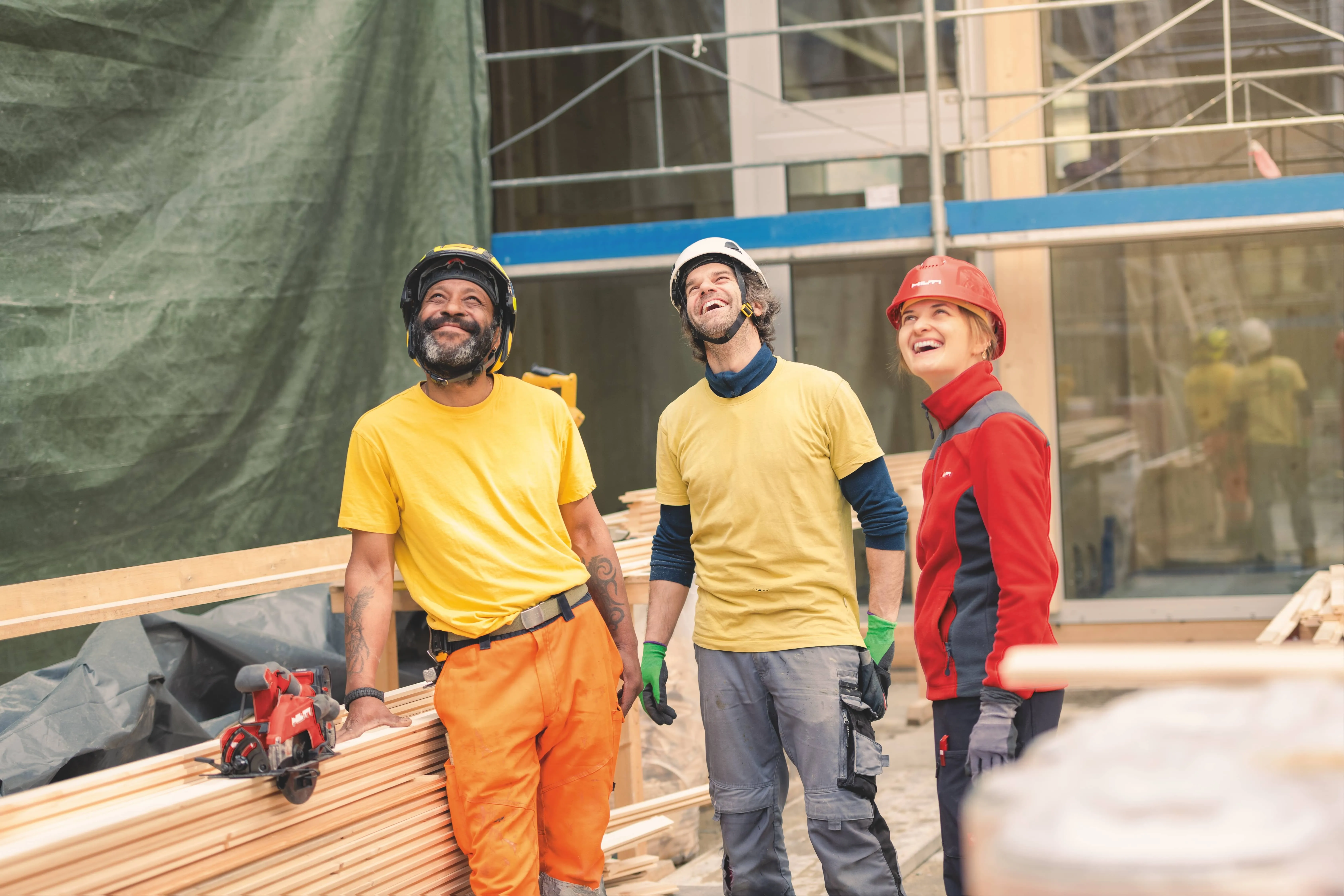 People talking outdoor on a construction site